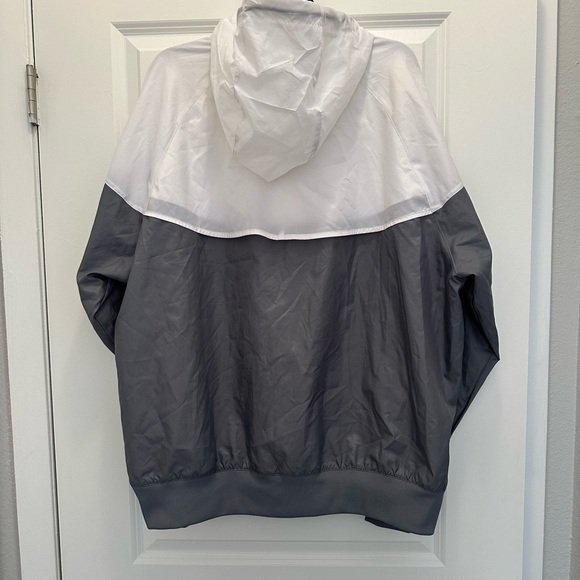 NIKE HERITAGE ESSENTIALS WINDRUNNER HOODED JACKET ( custom logo ) Size XLarge - Picture 2 of 8
